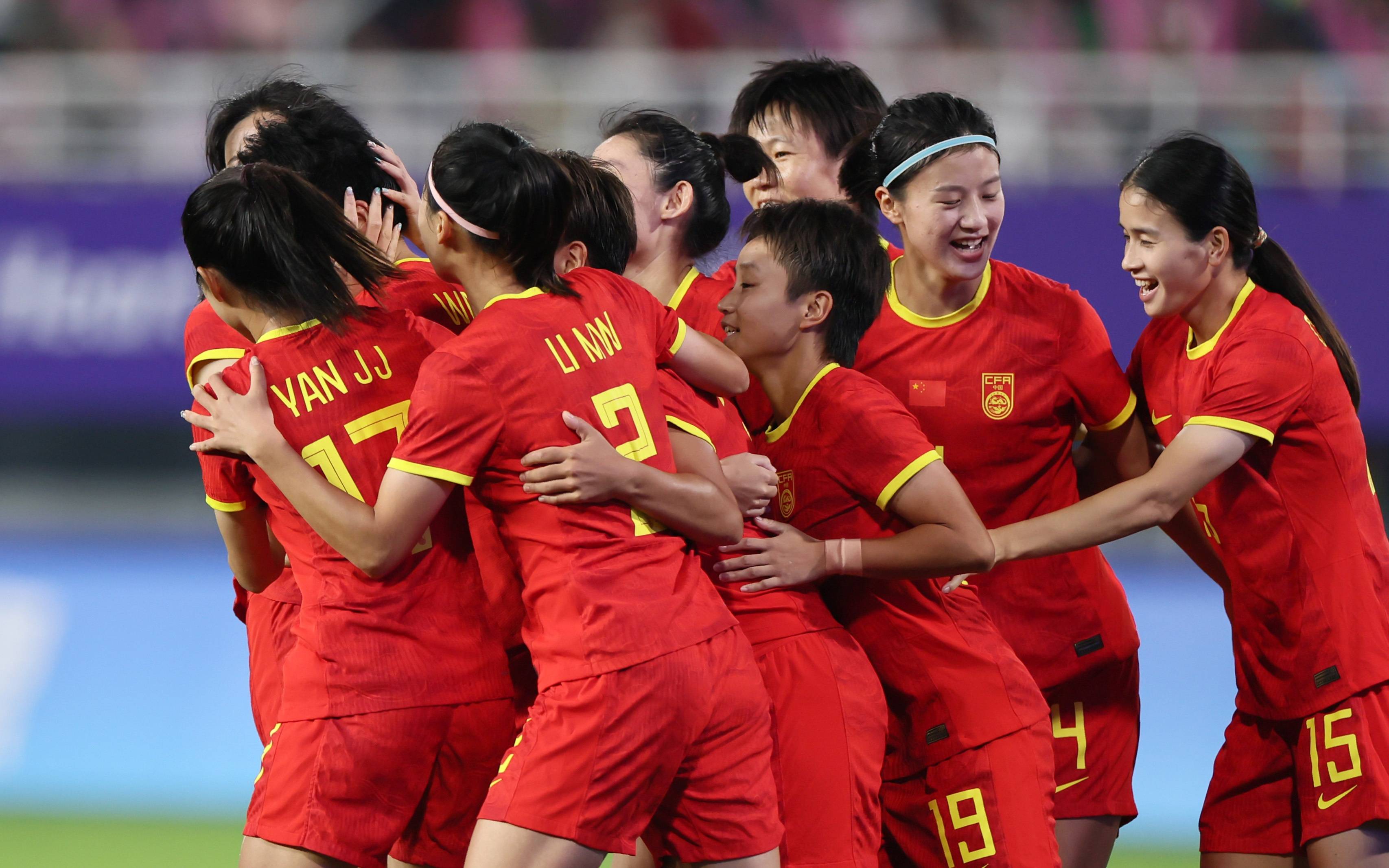 国际女足赛事中中国选手表现傲视群雄
