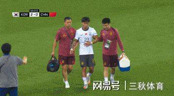 包含东亚杯-朱辰杰冒顶送礼国足首战0-3完败韩国的词条