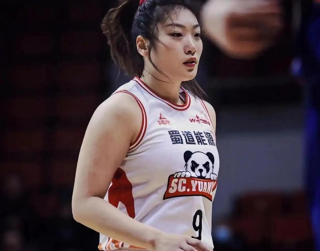 宫鲁鸣为女篮亚洲杯练兵两大问题急需解决(宫鲁鸣点评中国女篮三大中锋)