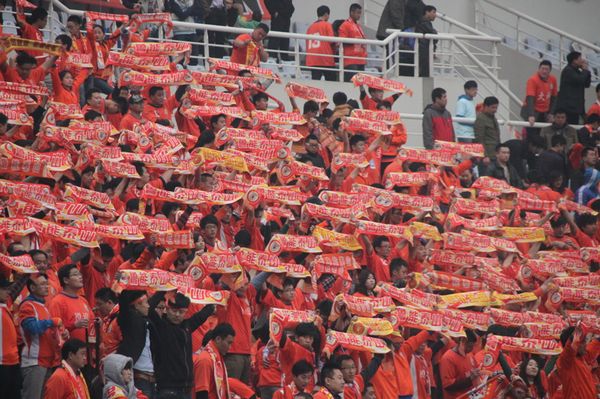 开云体育登录入口-卡尔蒂斯主场氛围火爆，球迷热情助阵(quadrilateral中文翻译)