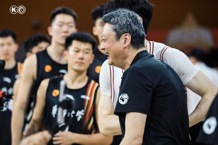 包含完美的一个赛季！恭喜北大男篮拿到CUBAL全国总冠军的词条