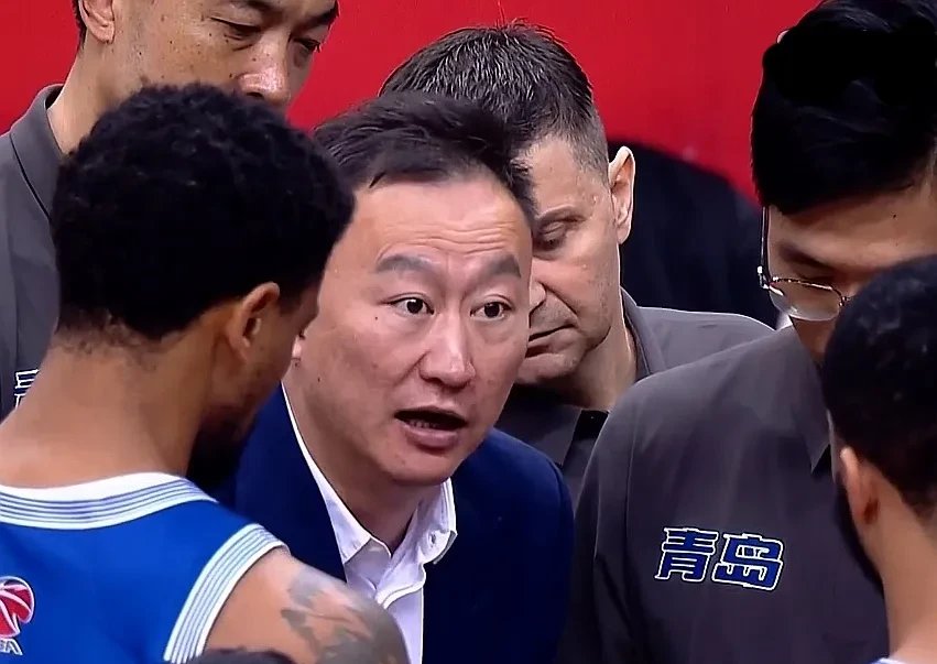 王睿泽30分杨瀚森29+10+7青岛击败深圳(青岛男篮杨瀚森身高)