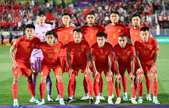 亚洲杯预选：中国队无往不胜，轻松取胜(亚洲杯预选赛中国阵容)