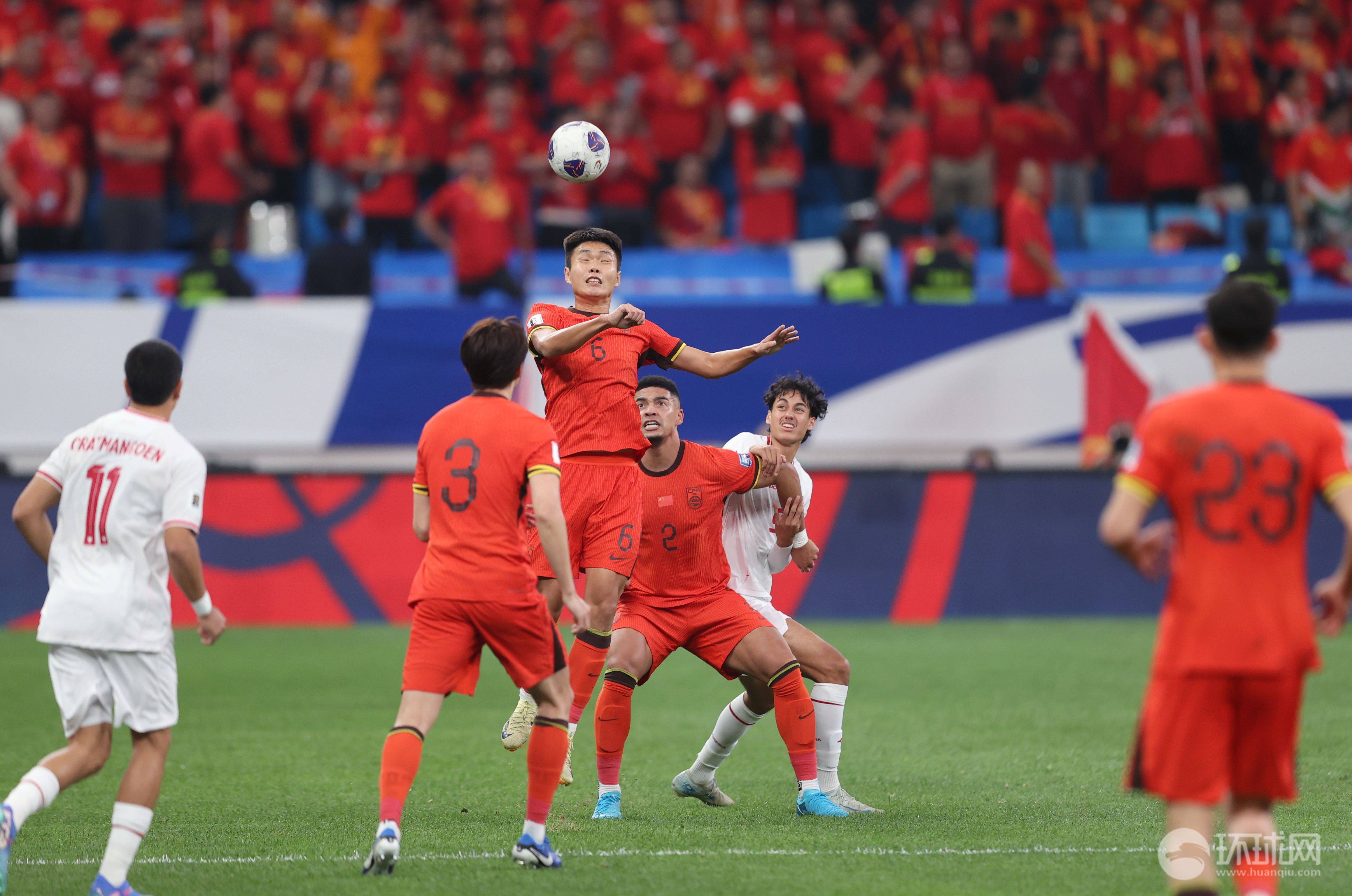 包含国际足坛：中国队夺冠稳定，领先优势明显的词条